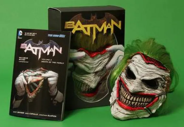 Batman: Death of the Family Book and Joker Mask Set